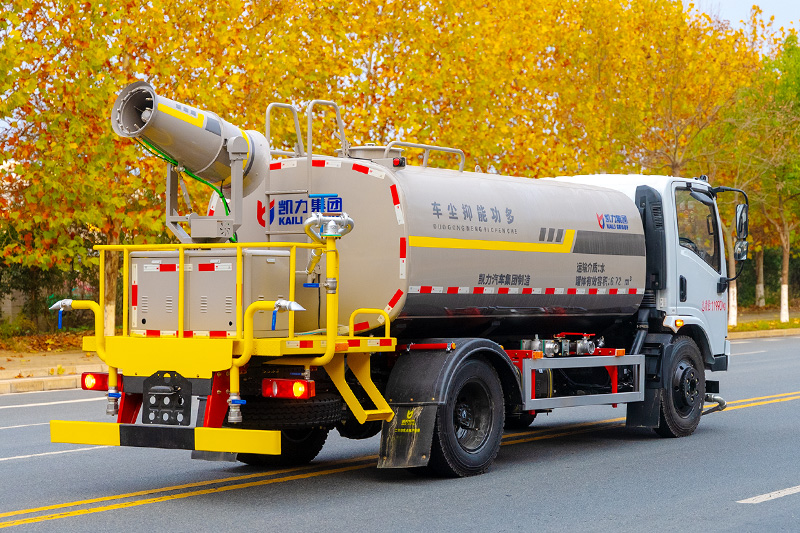 东风华神T1雾炮车 8.8方