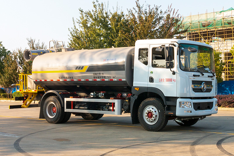 东风D9 3950轴距 雾炮车 12.2方