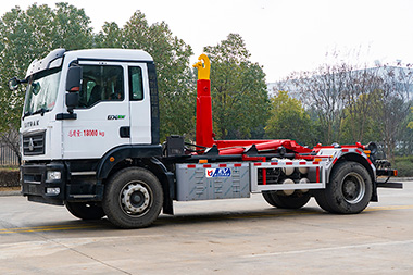 汕德卡纯电动 15方 套臂垃圾车