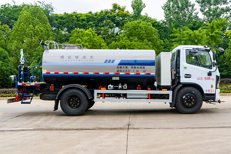 东风福瑞卡混合动力喷洒车